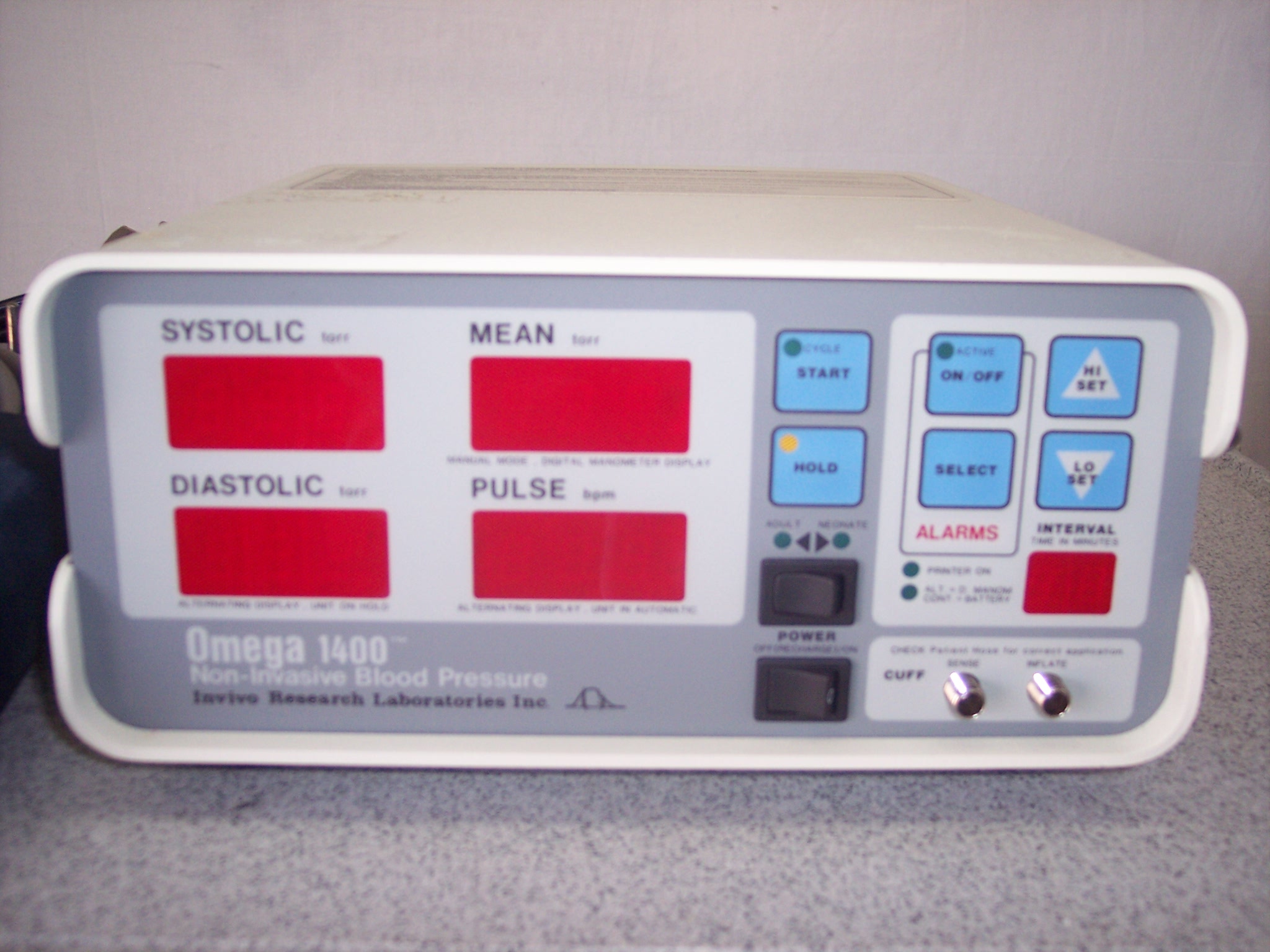 Invivo Omega 1400   NIBP Monitor