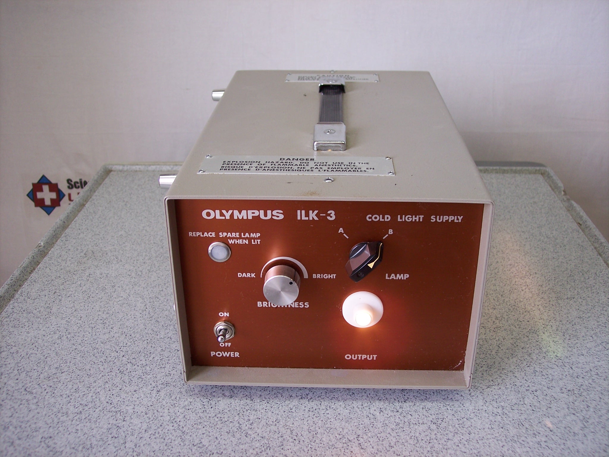 Olympus ILK-3   Cold Light Supply (Light