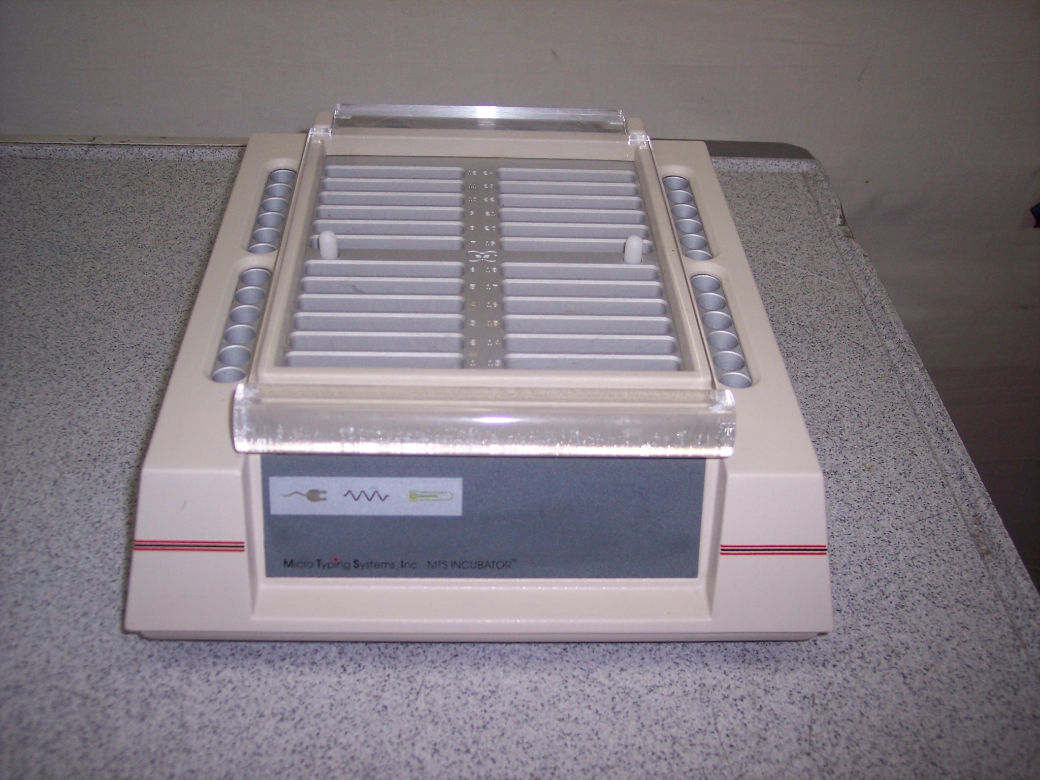 Johnson & Johnson DG-225 MTS Incubator