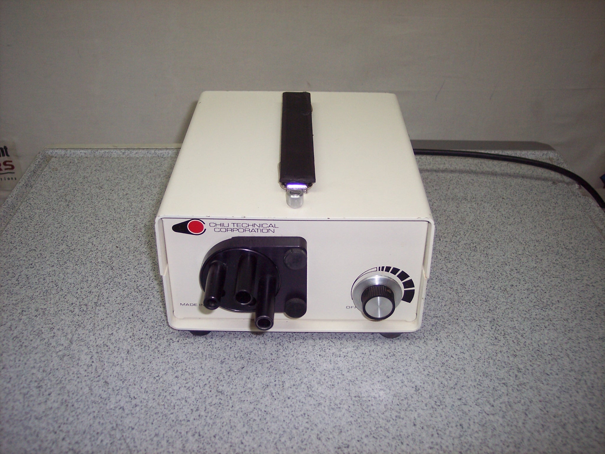 Chiu Technical Corporation SLS-150 Light