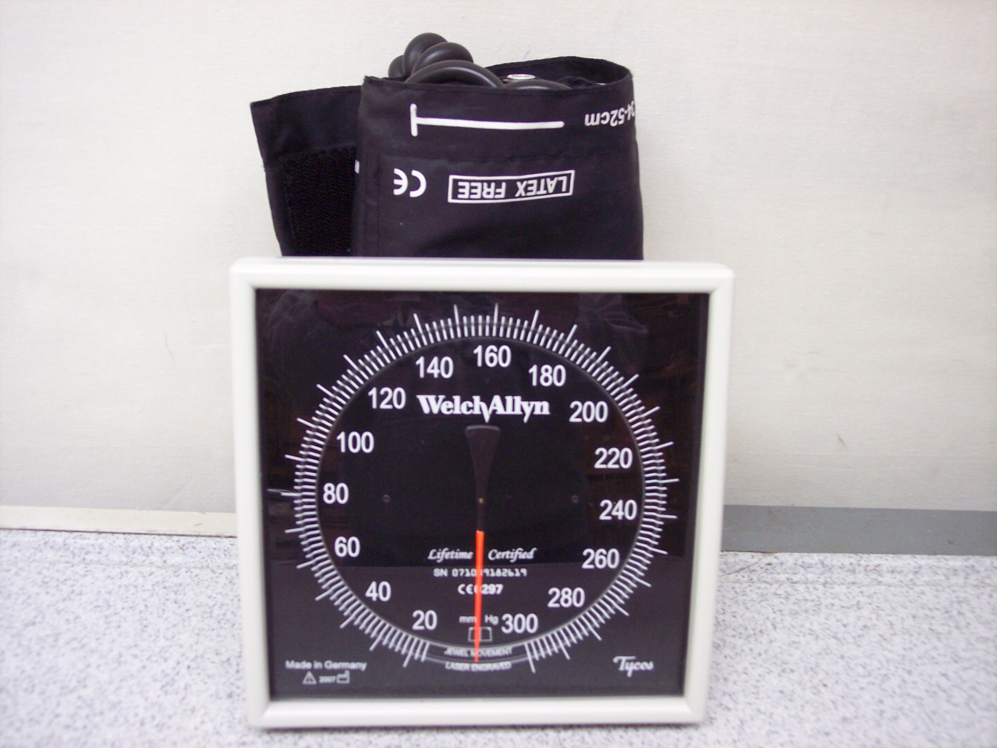 Welch Allyn Tycos Sphygmomanometer