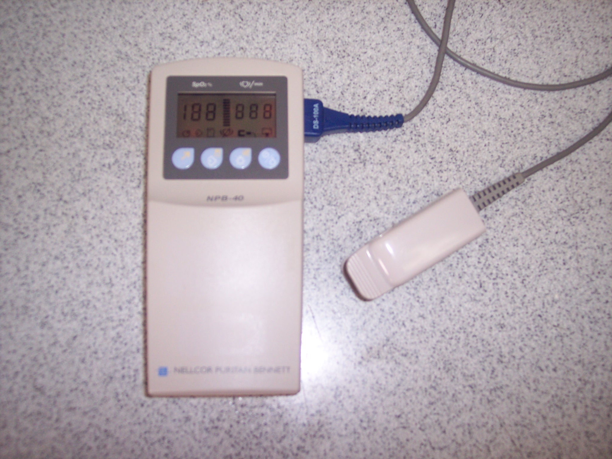 Nellcor NPB-40 Pulse Oximeter