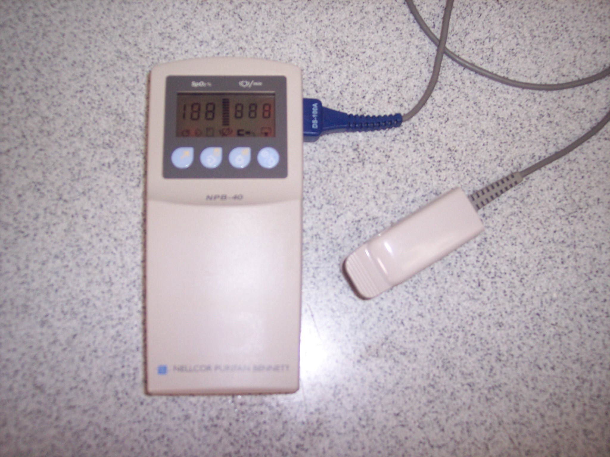 Nellcor NPB-40 Pulse Oximeter