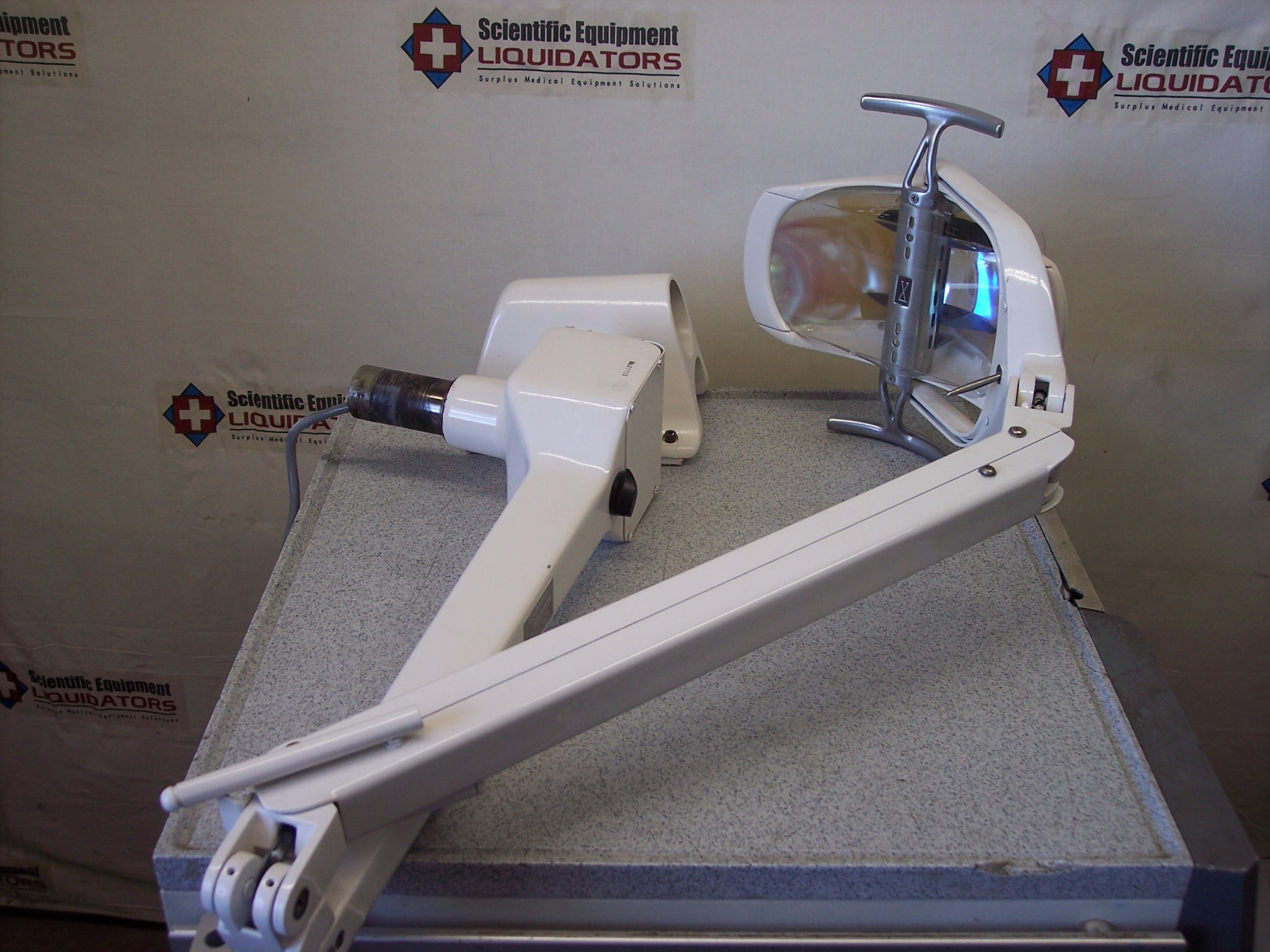 Pelton & Crane LF+ Dental Exam Light