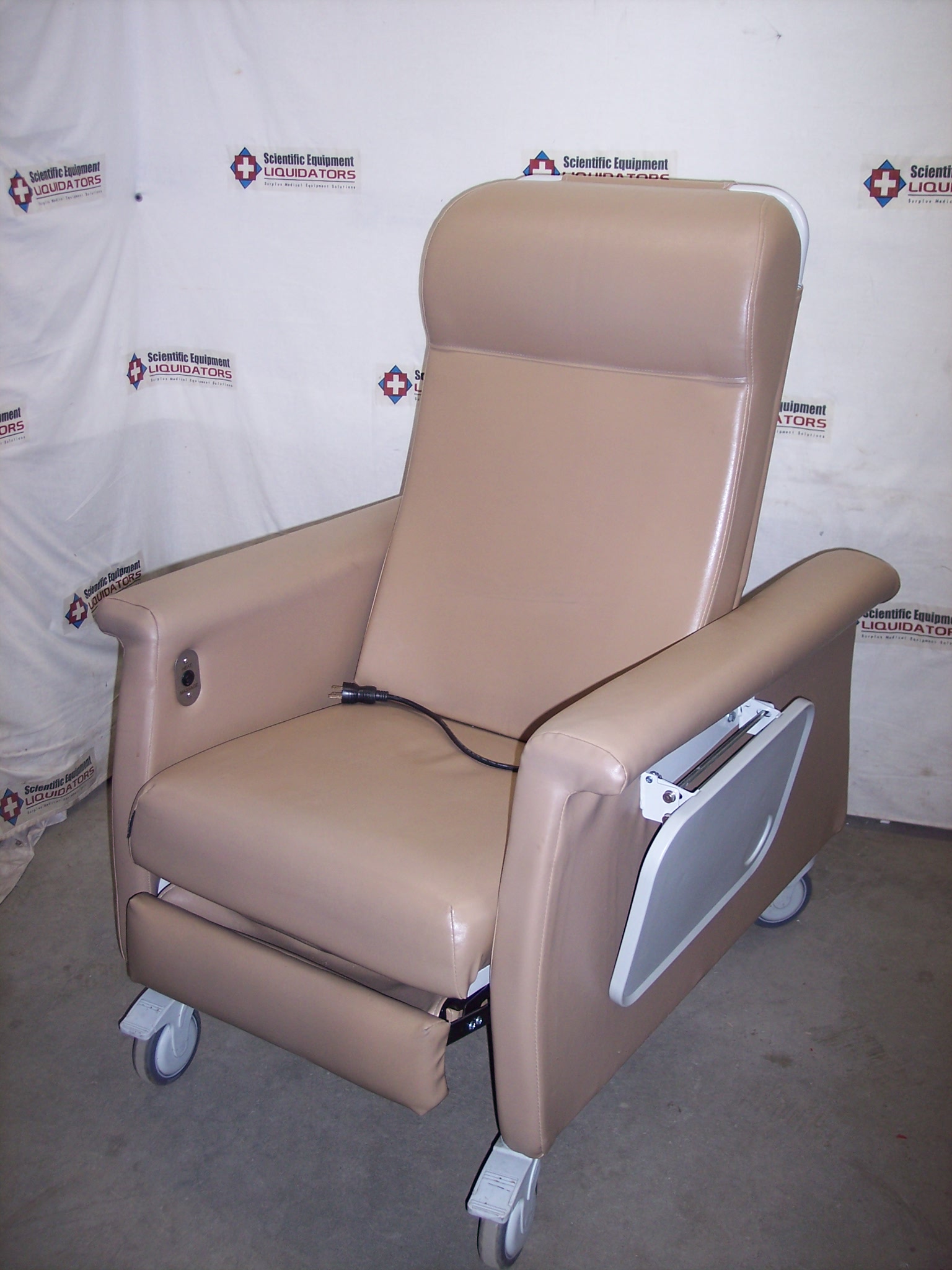 Winco 690 Geri Chair