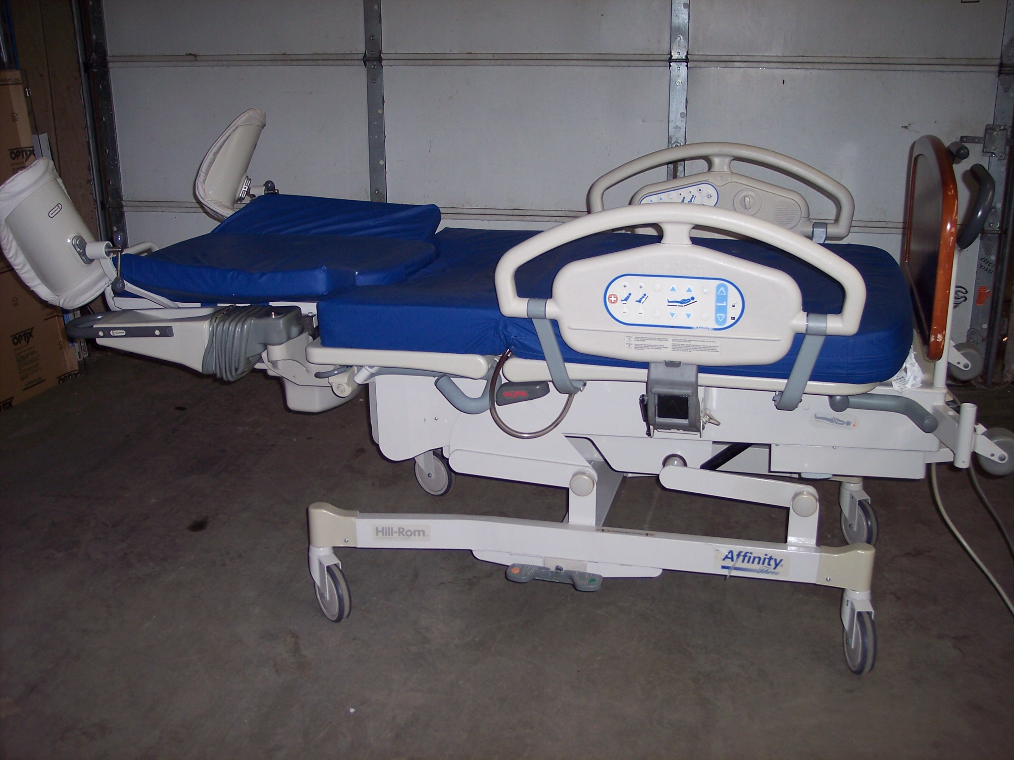 Hill-Rom Affinity III P3700 Child Bearing / Birthing Bed