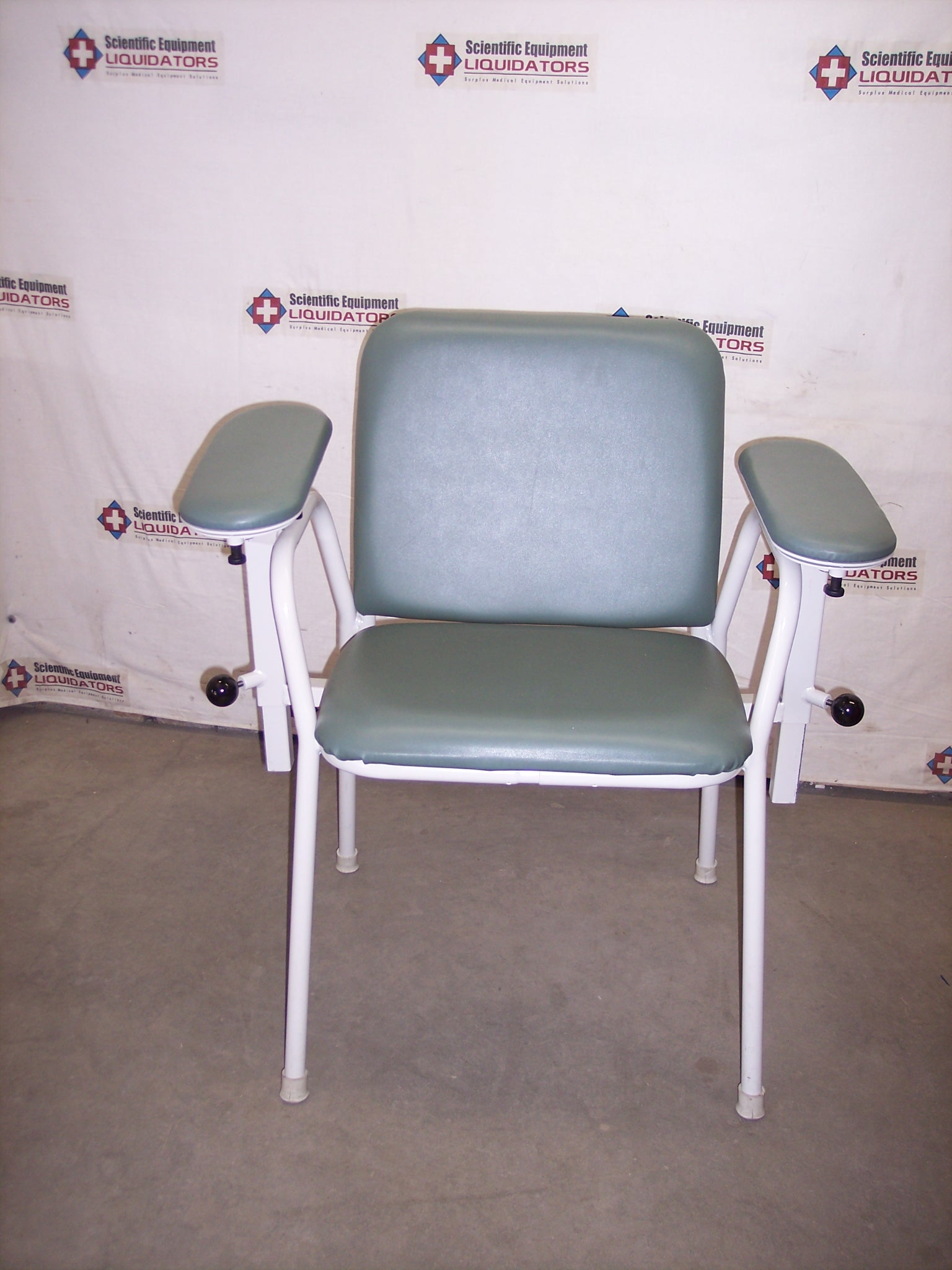 Midmark 281-002-230 Blood Draw Chair