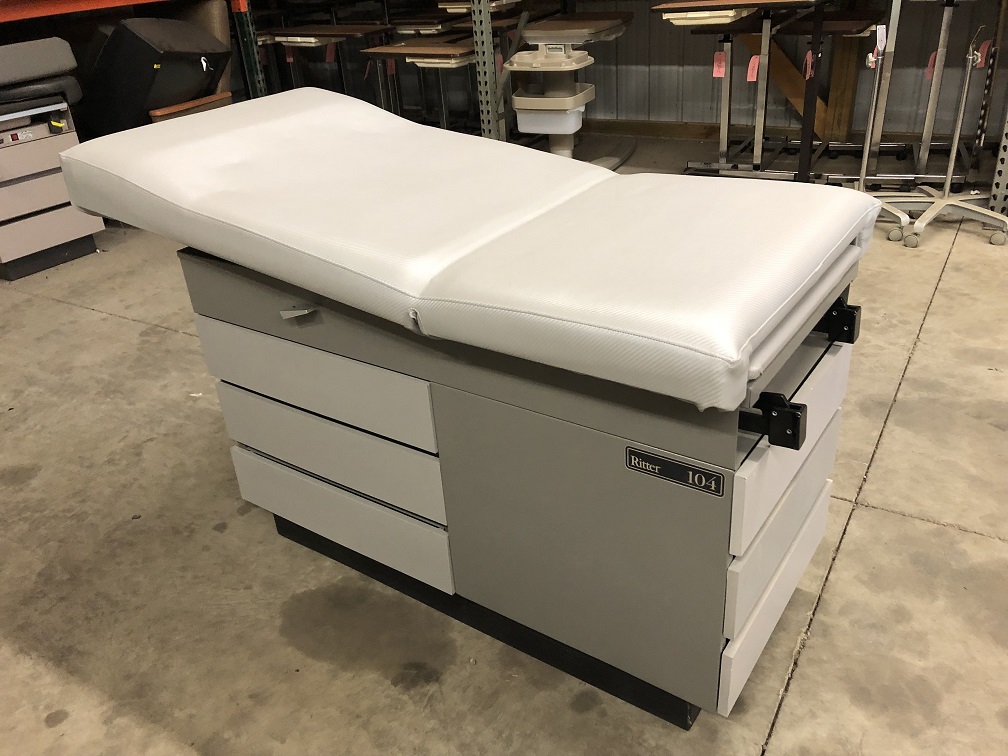 Ritter 104 Exam Table Right Side Drawers