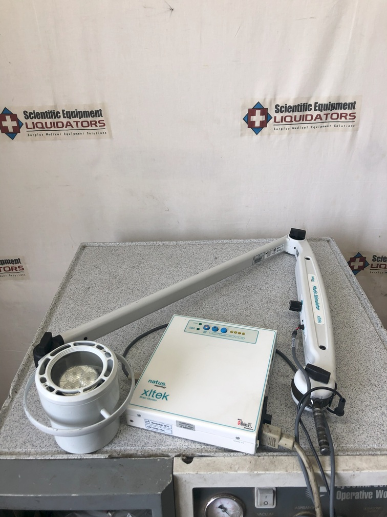 Natus Xltek 10388 Brain Monitor with 104440 Photic Stimulator Lamp