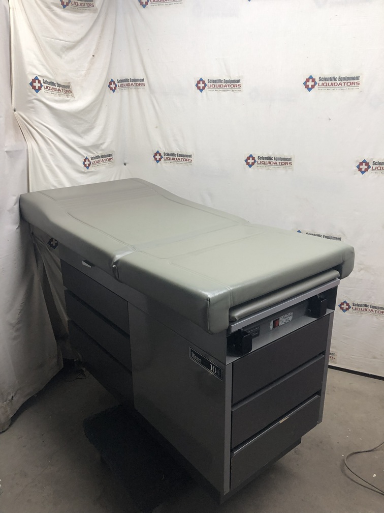 Ritter 104 Exam Table Right Side Drawers  