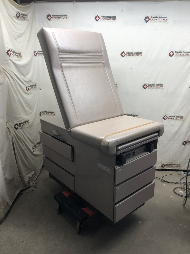 Ritter 104 Exam Table Right Side Drawers  