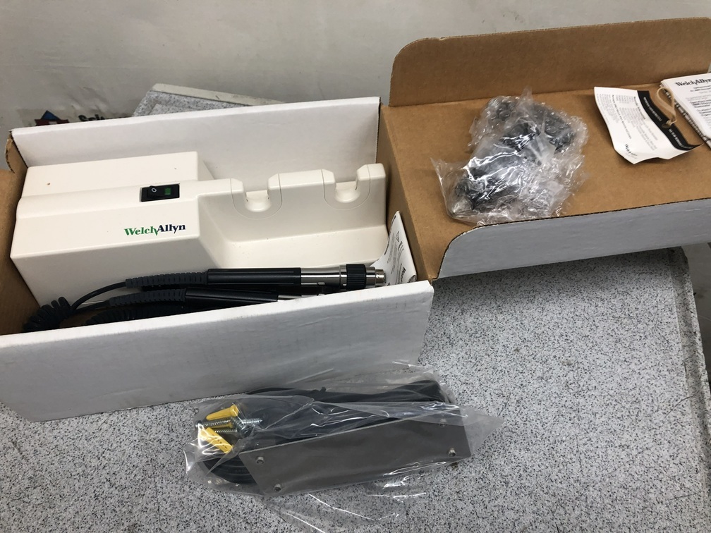 Welch Allyn 76710-71M Wall Set Oto/ Ophthalmoscope Set (NEW)