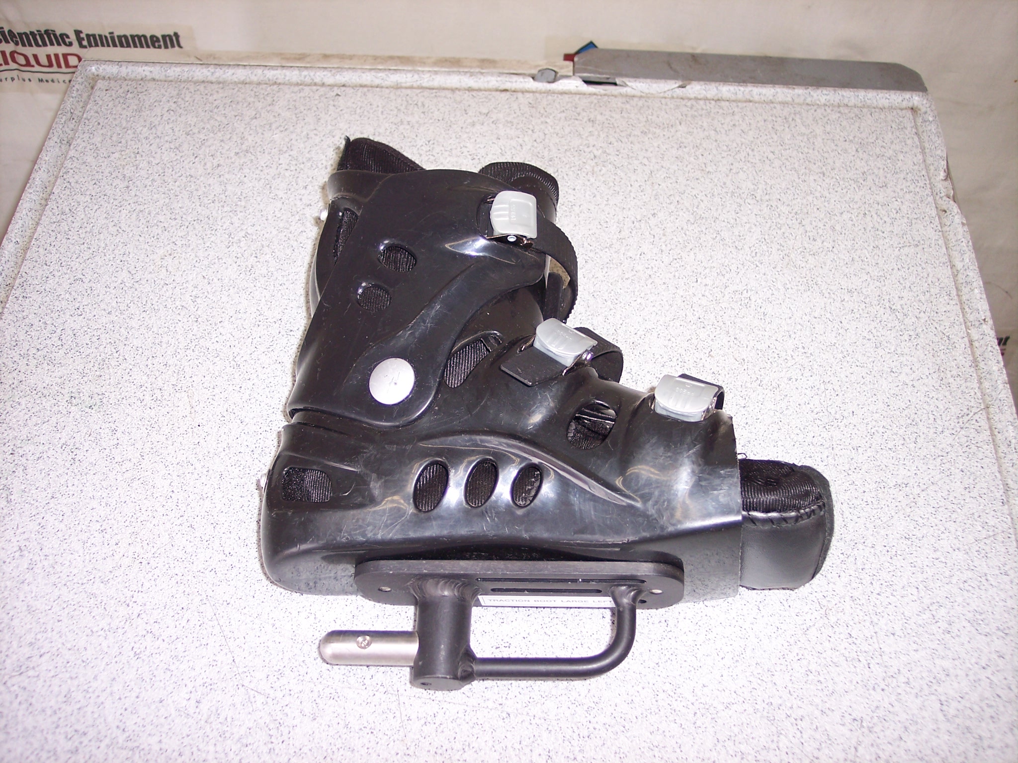 MIZUHO OSI Traction Boot Left Foot Size Large 