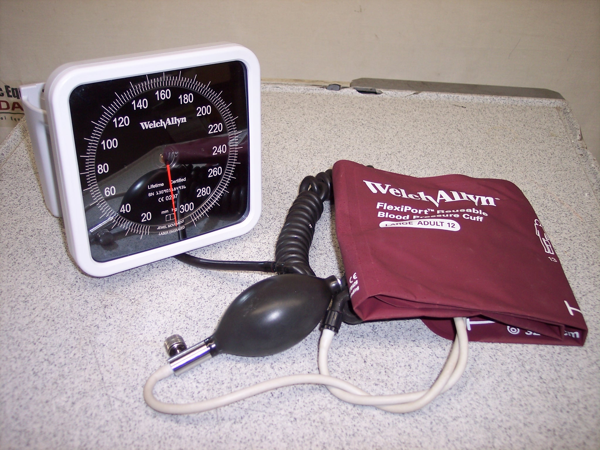 Welch Allyn 7670-01 Tycos Sphygmomanometer 