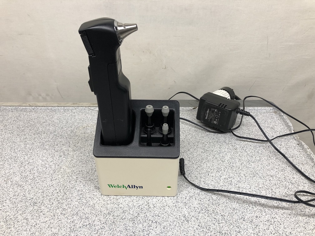 Welch Allyn 23300 AudioScope with Wlech Allyn 71123 Charging Stand 