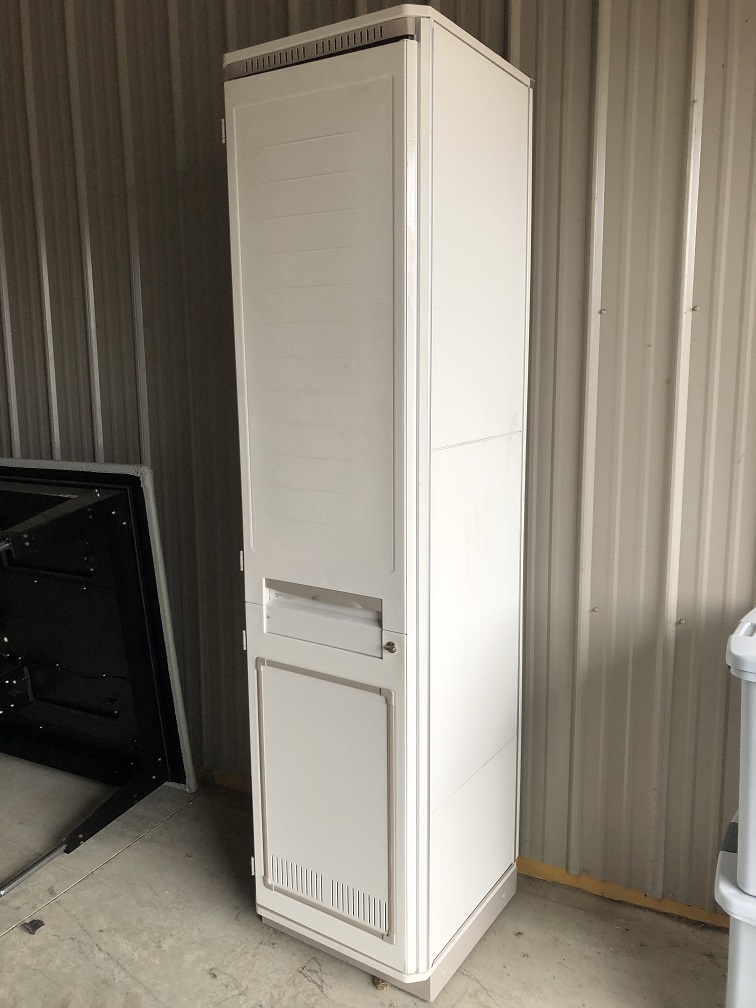 Metro Starsys Scope Cabinet *(No Keys)