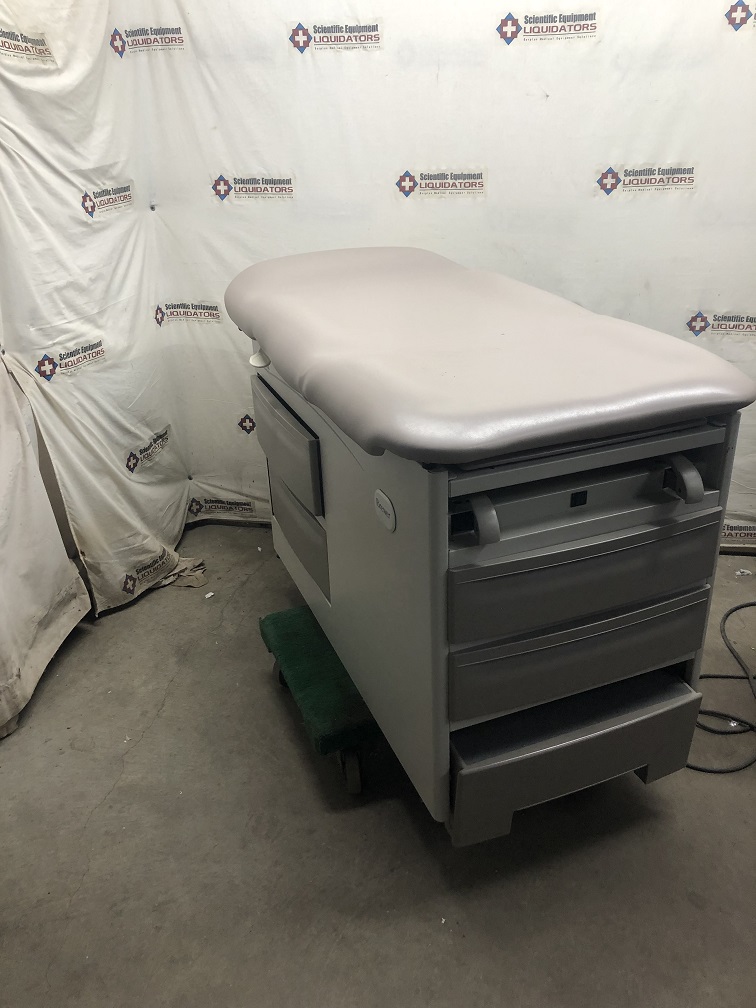 Brewer Access Series 5001 Exam Table