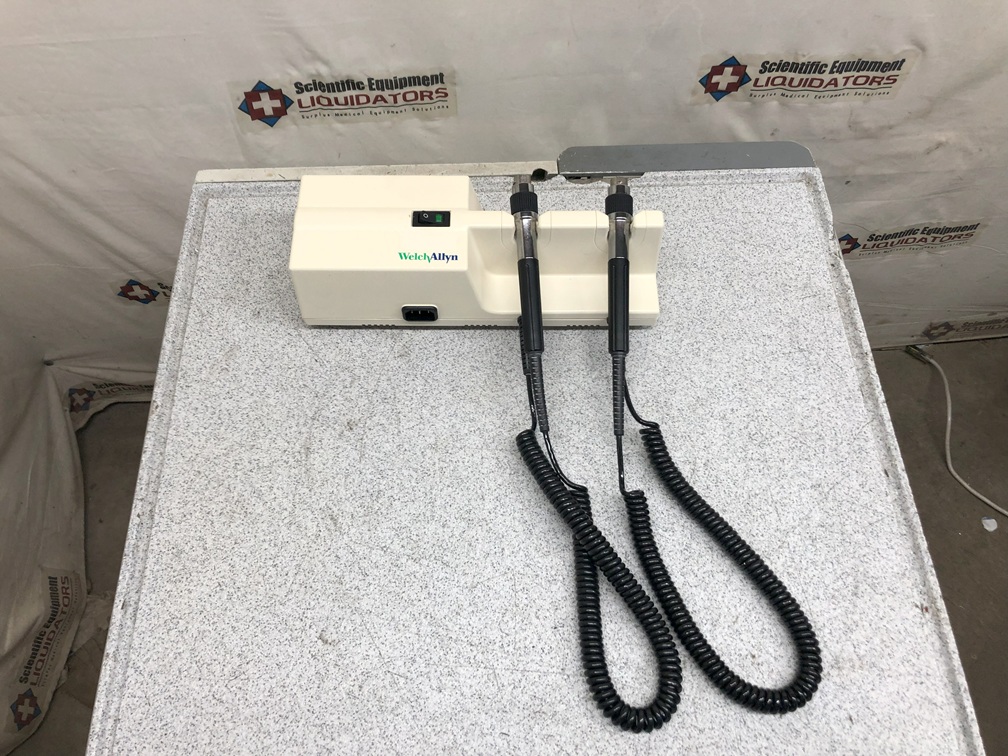 Welch Allyn 767 Oto/ Ophthalmoscope (No Heads)