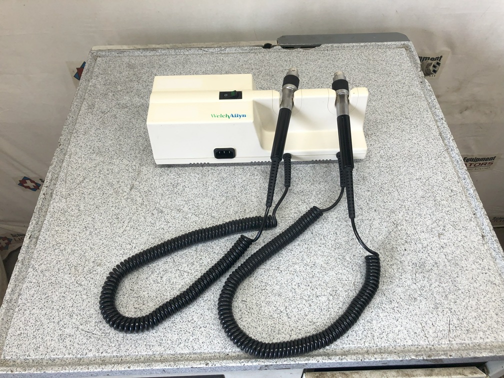 Welch Allyn 767 Oto/ Ophthalmoscope (No Heads)