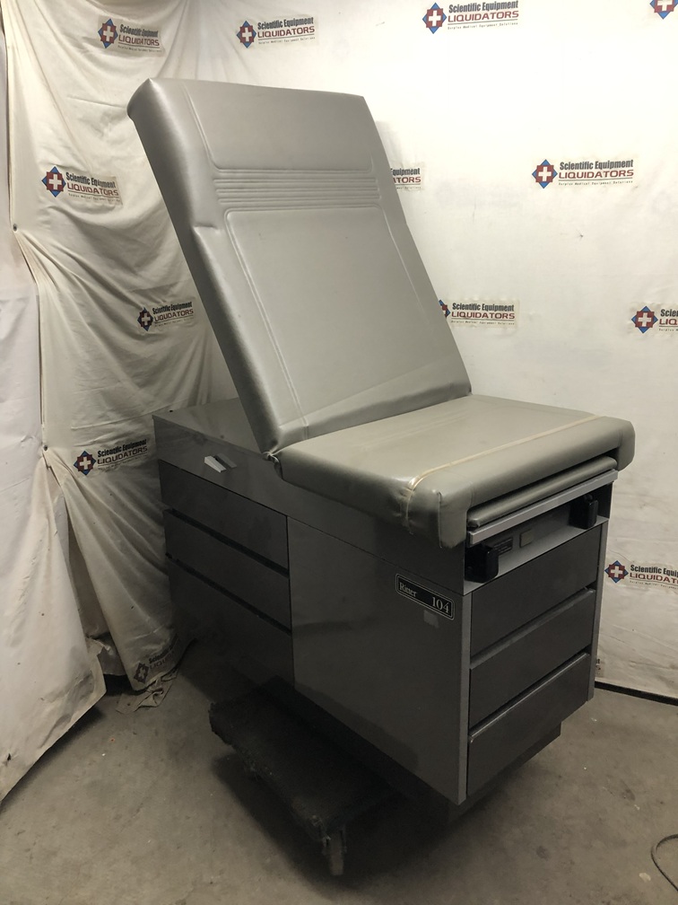 Ritter 104 Exam Table Right Side Drawers
