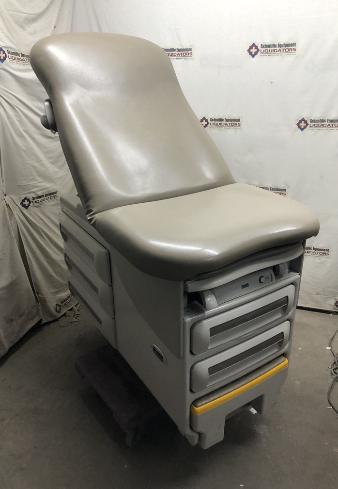 Midmark 604-002 Examination Table (Right Side Drawers)